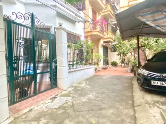 NHÀ TRONG NGÕ ÂU CƠ – CÓ SÂN VƯỜN – Ô TÔ – GẦN PHỐ – THIẾT KẾ HIỆN ĐẠI