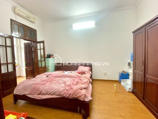 NHÀ TRONG NGÕ ÂU CƠ – CÓ SÂN VƯỜN – Ô TÔ – GẦN PHỐ – THIẾT KẾ HIỆN ĐẠI