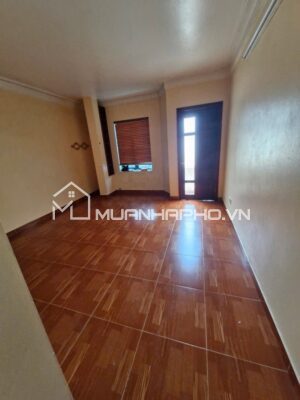 LÔ GÓC – OTO VÀO NHÀ ĐỖ CỔNG – PHÂN LÔ