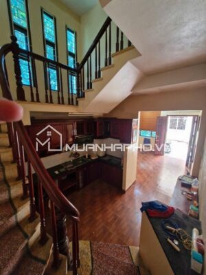 LÔ GÓC – OTO VÀO NHÀ ĐỖ CỔNG – PHÂN LÔ