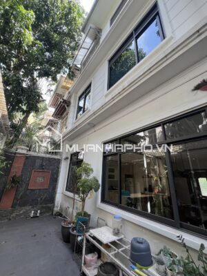 BIỆT THỰ CIPUTRA – ĐƯỜNG 4 LÀN Ô TÔ – SÂN VƯỜN TRƯỚC SAU – GARA RIÊNG RỘNG RÃI