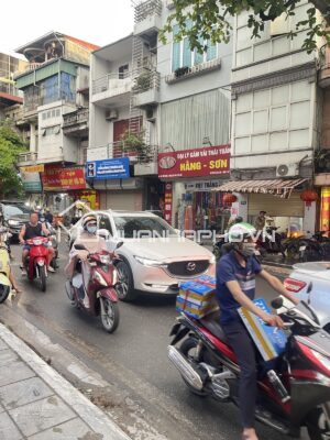 MẶT PHỐ VỈA HÈ KINH DOANH – SỔ NỞ HẬU – XÂY TOÀ NHÀ ĐẸP