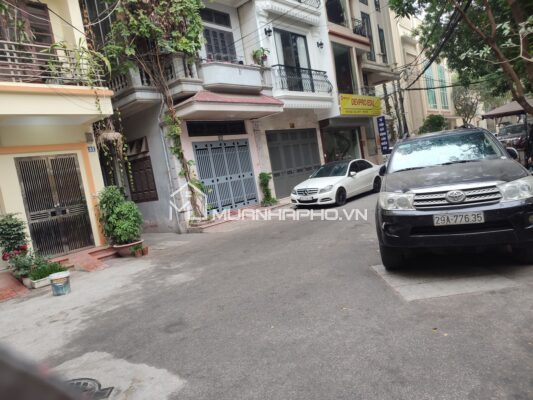 PHÂN LÔ QUÂN ĐỘI – Ô TÔ CHẠY VÒNG QUANH – 20M RA PHỐ- NGÕ THÔNG – DÂN TRÍ CAO