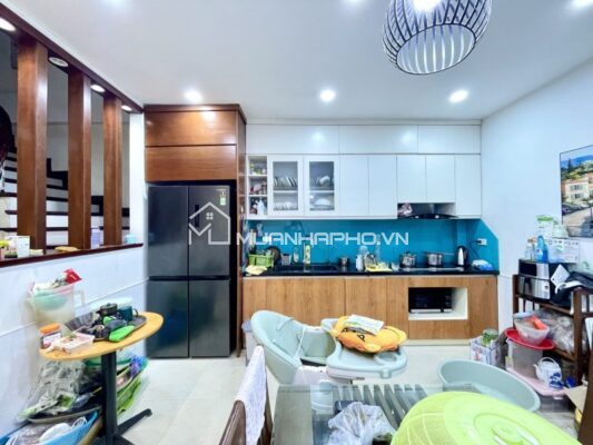 TRUNG TÂM QUẬN – NHÀ DÂN XÂY – GẦN PHỐ – KHU NHIỀU CCMN – Ở HOẶC CHO THUÊ ĐỀU ĐẸP