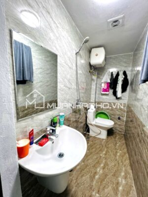 CCMN 7 PHÒNG CHO THUÊ – ĐỂ Ở THÌ QUÁ ĐẸP – TRƯỚC NHÀ 3M – CÓ SÂN RỘNG – HAI THOÁNG TRƯỚC SAU.