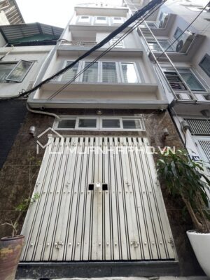 TRUNG TÂM QUẬN – NHÀ DÂN XÂY – GẦN PHỐ – KHU NHIỀU CCMN – Ở HOẶC CHO THUÊ ĐỀU ĐẸP