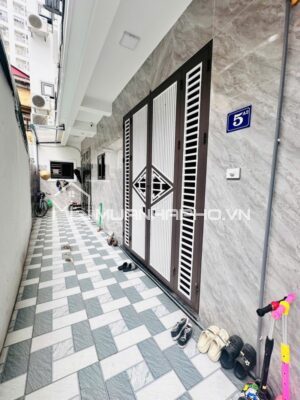 NHÀ ĐẸP Ở NGAY – ĐẦY ĐỦ NỘI THẤT – GẦN HỒ TÂY – PHÙ HỢP ĐỂ Ở