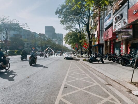 MẶT PHỐ XÃ ĐÀN VÀ 1 MẶT NGÕ – VỈA HÈ RỘNG – 9 TẦNG 1 HẦM –  TOÀ NHÀ VP XÂY MỚI