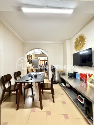 PHÂN LÔ – Ô TÔ VÀO NHÀ – 2 THOÁNG TRƯỚC SAU – ĐỐI DIỆN SÂN CHƠI – 5 PHÒNG NGỦ