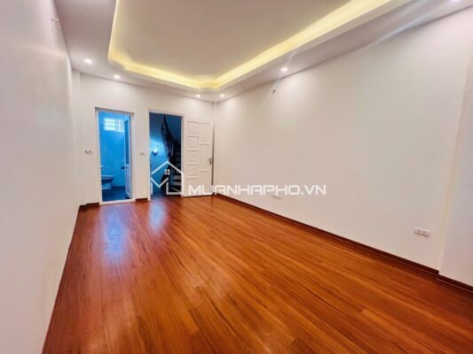 NGÕ TO SÂN RỘNG – THÔNG SANG XUÂN THUỶ – XUNG QUANH TOÀN TRƯỜNG ĐH LỚN