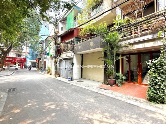 PHÂN LÔ – Ô TÔ VÀO NHÀ – 2 THOÁNG TRƯỚC SAU – ĐỐI DIỆN SÂN CHƠI – 5 PHÒNG NGỦ