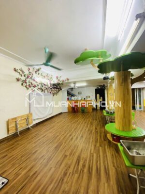 NHÀ SÂN VƯỜN – RỘNG RÃI – Ô TÔ VÀO NHÀ – VIEW THOÁNG – MẤY BƯỚC RA PHỐ