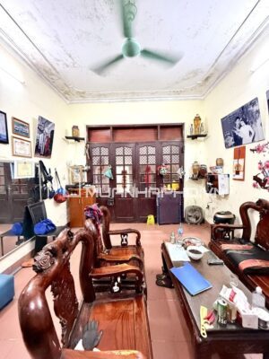 MẶT PHỐ KINH DOANH – HAI THOÁNG TRƯỚC SAU – NỞ HẬU