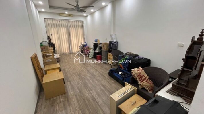 MẶT PHỐ – VỈA HÈ RỘNG – ĐỐI DIỆN KHÁCH SẠN LA THÀNH – XUNG QUANH TOÀN ĐẠI SỨ QUÁN