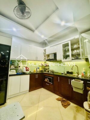 LÔ GÓC – SÂN RỘNG ĐỂ XE – NHÀ ĐẸP DÂN XÂY – NỘI THẤT GỖ LIM CAO CẤP
