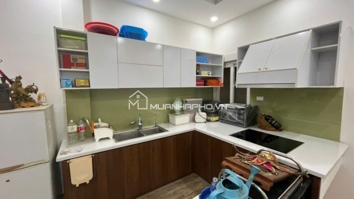MẶT PHỐ – VỈA HÈ RỘNG – ĐỐI DIỆN KHÁCH SẠN LA THÀNH – XUNG QUANH TOÀN ĐẠI SỨ QUÁN