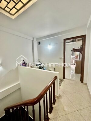 NHÀ 5 TẦNG – THIẾT KẾ HIỆN ĐẠI – GẦN NGAY PHỐ