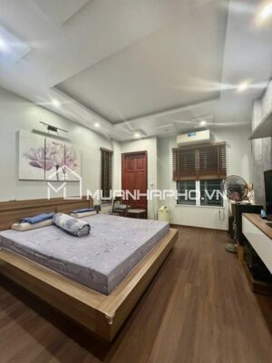 LÔ GÓC – SÂN RỘNG ĐỂ XE – NHÀ ĐẸP DÂN XÂY – NỘI THẤT GỖ LIM CAO CẤP