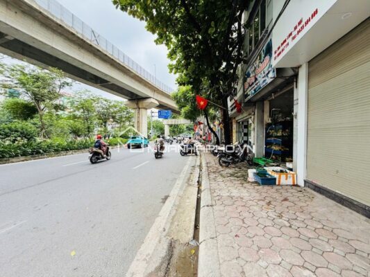 LÔ GÓC 3 MẶT THOÁNG – Ô TÔ ĐỖ CỬA – KINH DOANH – GẦN MẶT ĐƯỜNG LÁNG