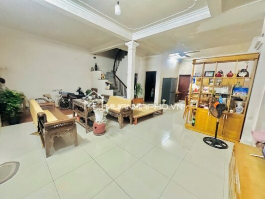 3 TẦNG SÂN VƯỜN – GARA OTO 7 CHỖ- ĐƯỜNG TRƯỚC NHÀ Ô TÔ QUA- VIEW TRỰC DIỆN SUNSHINE CITY