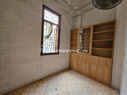 30M Ô TÔ TRÁNH – MẶT TIỀN ĐẸP – THOÁNG – HÀNG XÓM ROYAL CITY