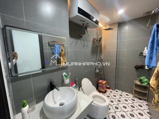 20M RA PHỐ – MẶT TIỀN RỘNG – THANG MÁY NHẬP KHẨU – GẦN NGÃ TƯ SỞ