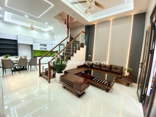 NHÀ 5 TẦNG VĨNH PHÚC – THIẾT KẾ ĐẸP – GẦN PHỐ – VỀ Ở LUÔN