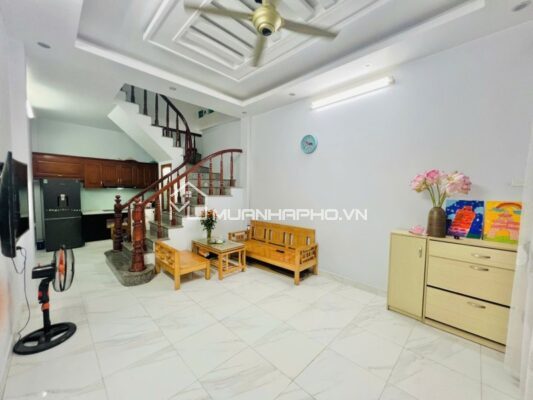 NHÀ 5 TẦNG PHỐ CẦU GIẤY – GẦN HỒ – PHÙ HỢP MUA Ở