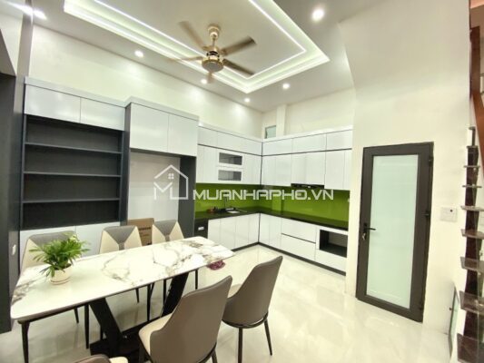NHÀ 5 TẦNG VĨNH PHÚC – THIẾT KẾ ĐẸP – GẦN PHỐ – VỀ Ở LUÔN