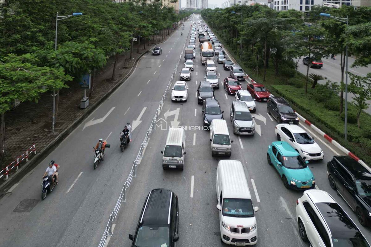 Hà Nội: Cần gì để phân làn hai tuyến đường huyết mạch?